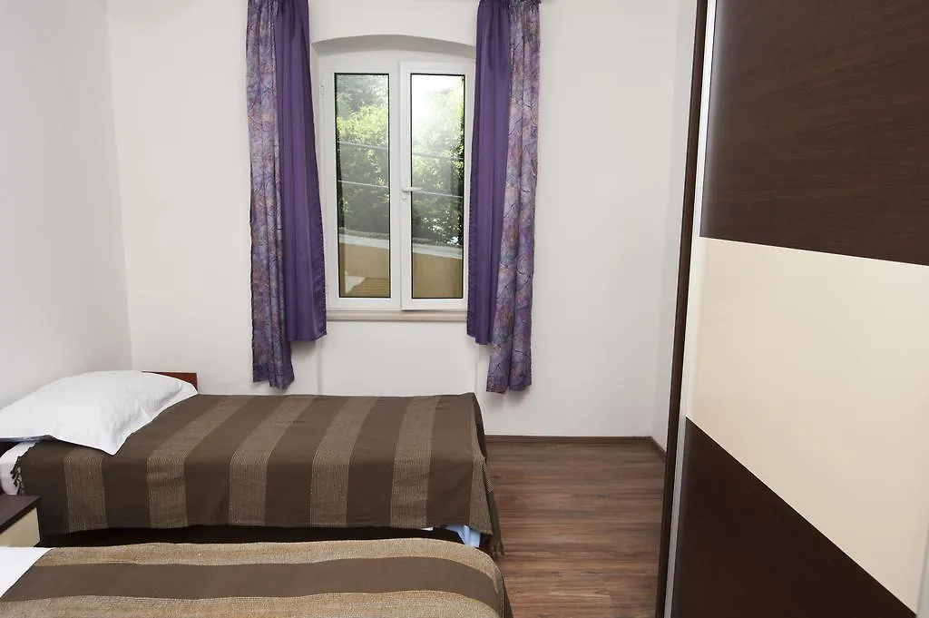 Apartment Vuzar Abbázia 0*,